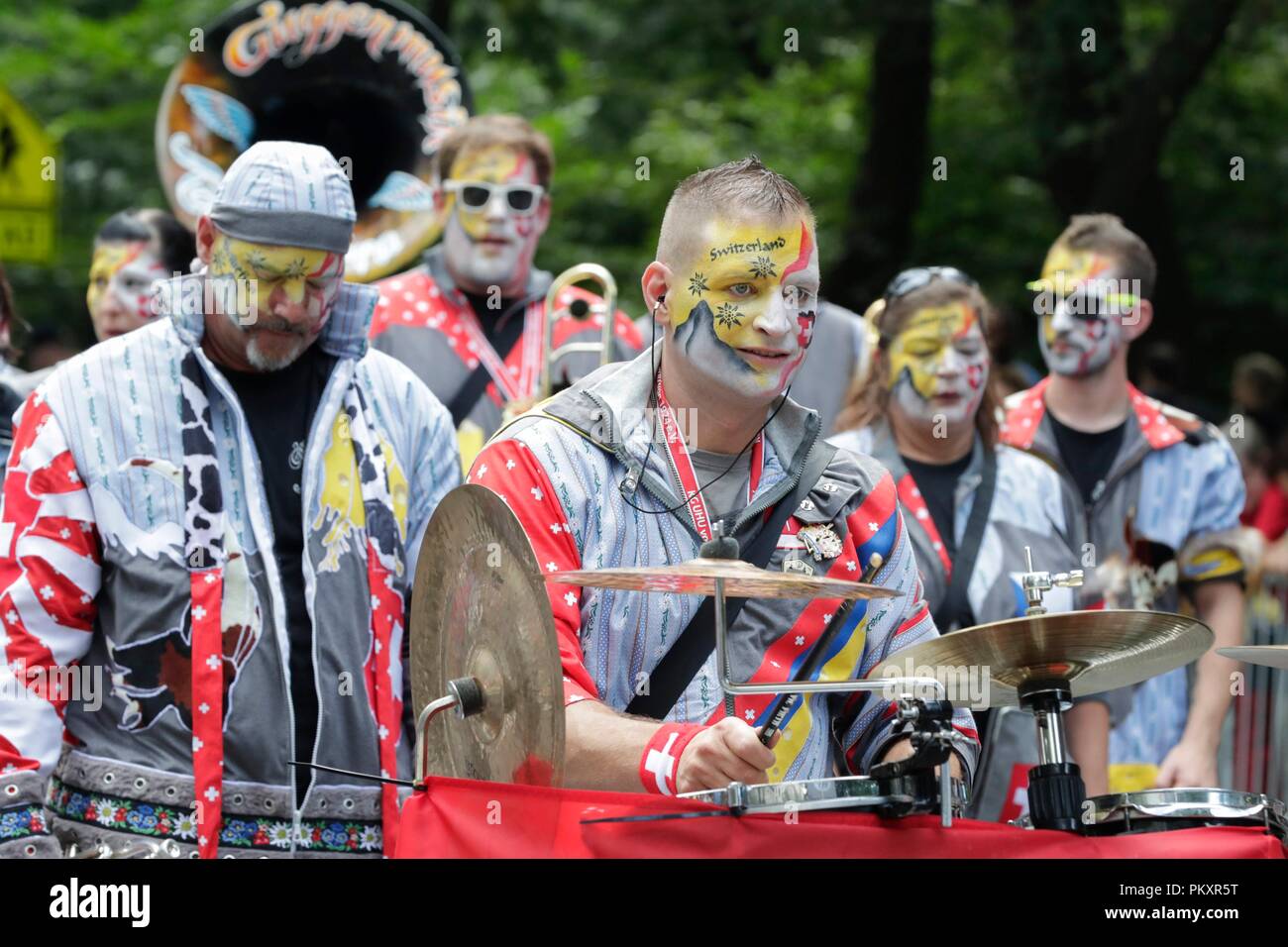 New York City. 15 Sep, 2018. Fifth Avenue, New York, USA, 15. September 2018 - Schweizer Band während der 61 ersten Steuben Parade heute in New York City. Fotos: Luiz Rampelotto/EuropaNewswire | Verwendung der weltweiten Kredit: dpa/Alamy Leben Nachrichten Quelle: dpa Picture alliance/Alamy leben Nachrichten Stockfoto