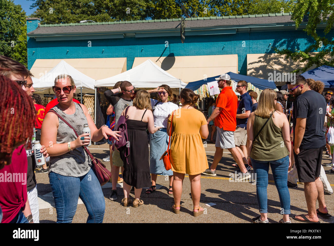 Memphis, Tennessee. 15. September 2018. Cooper-Young Festival 2018, Memp. Seine, Tennessee. Die größte eintägige Festival in Tennessee. Die Leute genießen die letzten Sommer mit Kunst, Essen und gute Musik. Credit: Gary Culley/Alamy leben Nachrichten Stockfoto