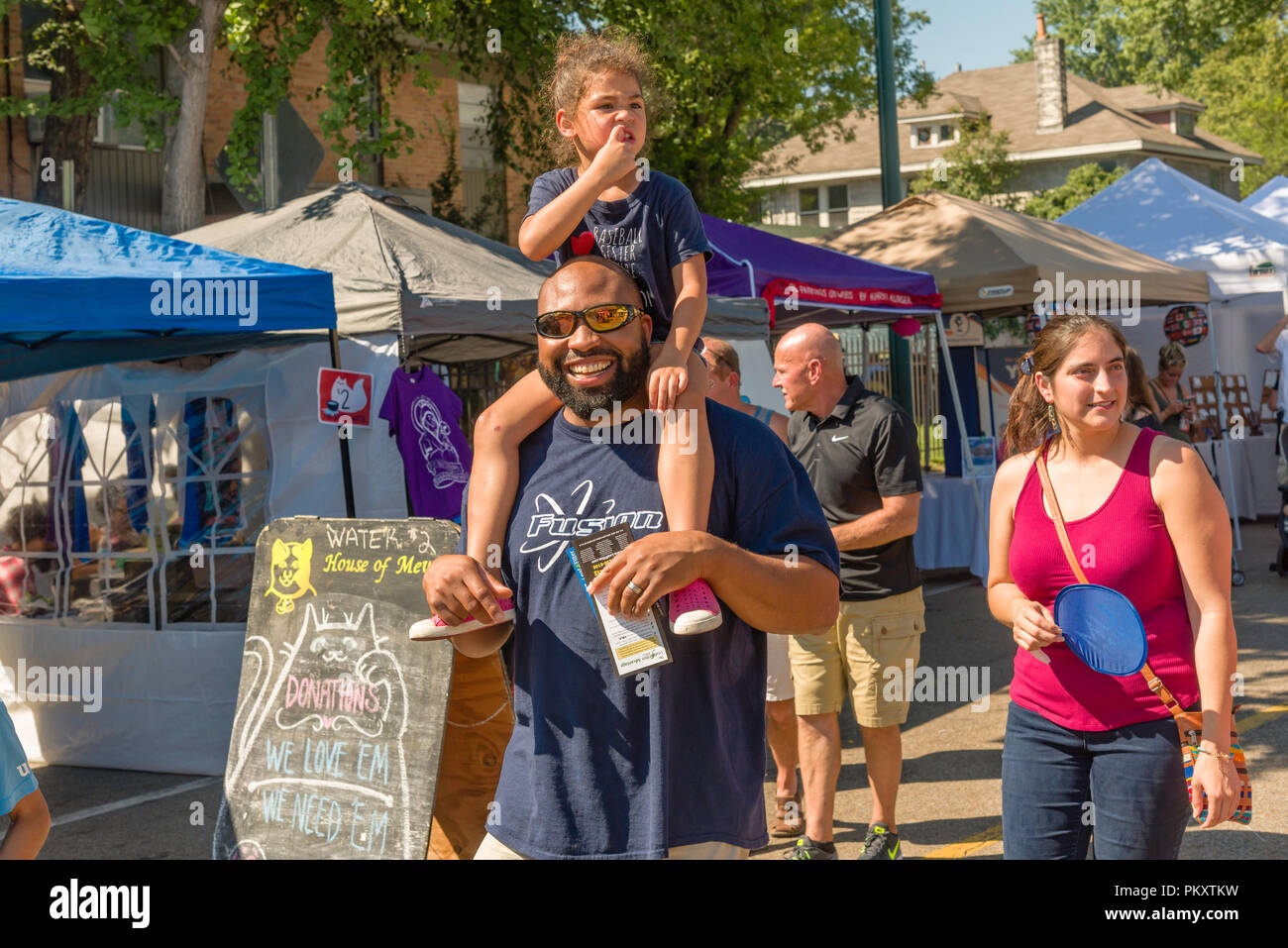 Memphis, Tennessee. 15. September 2018. Cooper-Young Festival 2018, Memp. Seine, Tennessee. Die größte eintägige Festival in Tennessee. Die Leute genießen die letzten Sommer mit Kunst, Essen und gute Musik. Credit: Gary Culley/Alamy leben Nachrichten Stockfoto