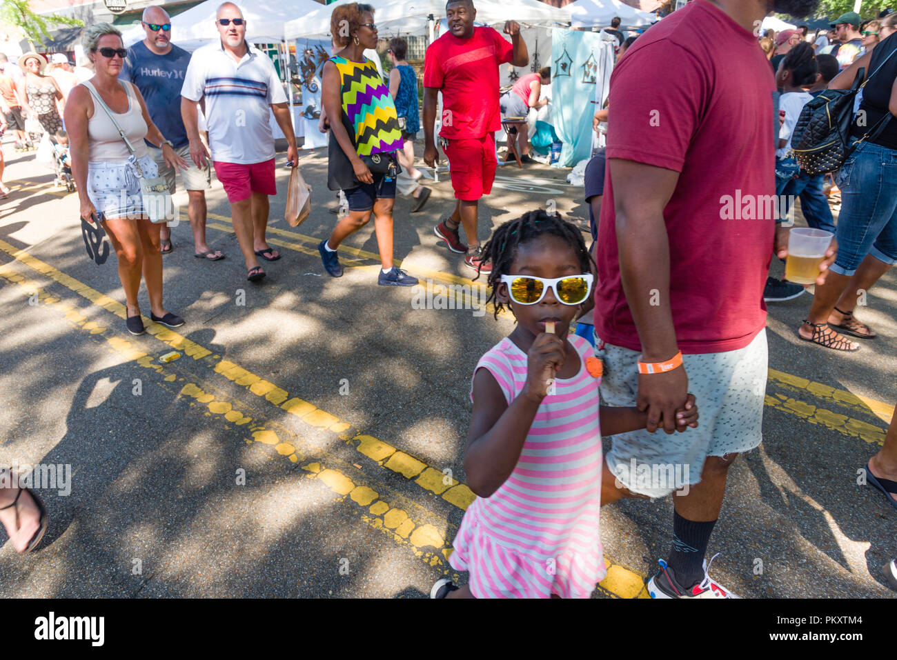 Memphis, Tennessee. 15. September 2018. Cooper-Young Festival 2018, Memp. Seine, Tennessee. Die größte eintägige Festival in Tennessee. Die Leute genießen die letzten Sommer mit Kunst, Essen und gute Musik. Credit: Gary Culley/Alamy leben Nachrichten Stockfoto