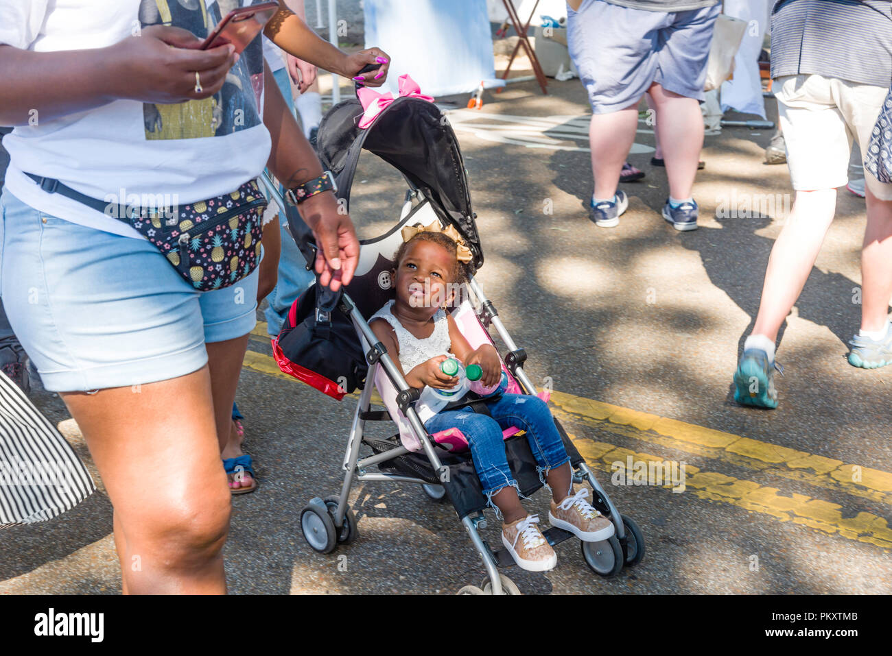 Memphis, Tennessee. 15. September 2018. Cooper-Young Festival 2018, Memp. Seine, Tennessee. Die größte eintägige Festival in Tennessee. Die Leute genießen die letzten Sommer mit Kunst, Essen und gute Musik. Credit: Gary Culley/Alamy leben Nachrichten Stockfoto