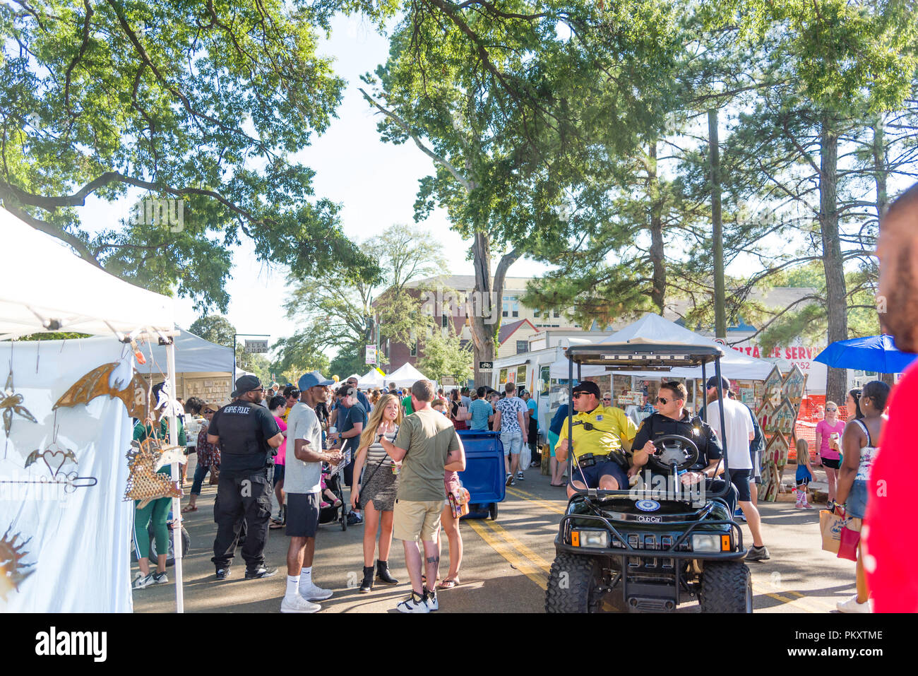 Memphis, Tennessee. 15. September 2018. Cooper-Young Festival 2018, Memp. Seine, Tennessee. Die größte eintägige Festival in Tennessee. Die Leute genießen die letzten Sommer mit Kunst, Essen und gute Musik. Credit: Gary Culley/Alamy leben Nachrichten Stockfoto