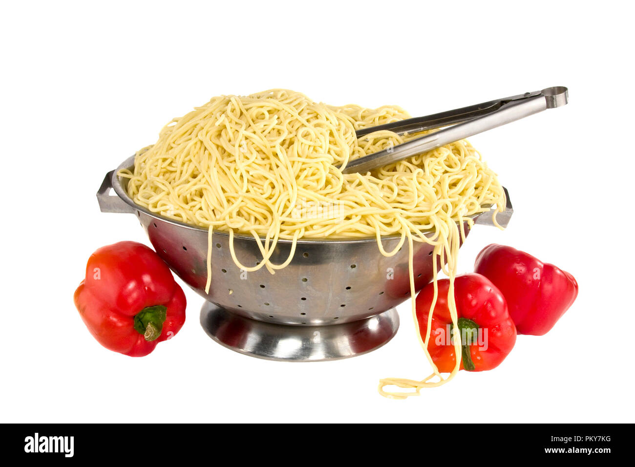 Die Italienische Spaghetti. Pasta, Frikadellen, isoliert mit Paprika. Stockfoto