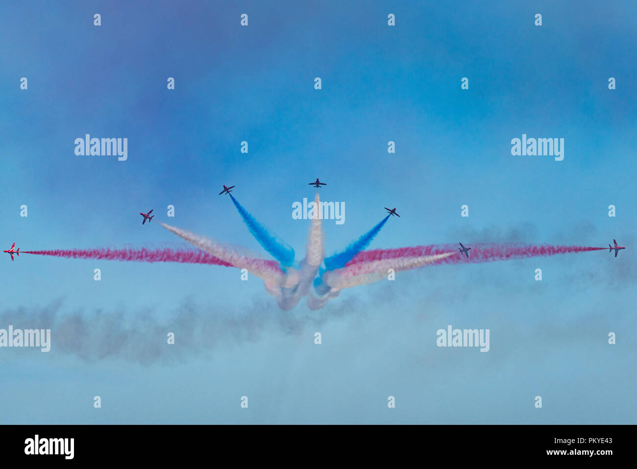 Die roten Pfeile die Vixen Pause Formation auf Streitkräfte Tag in Llandudno durchführen Stockfoto