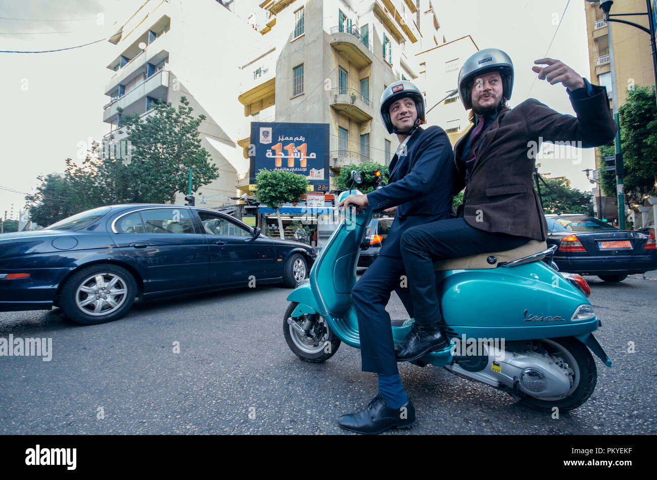 Alles über Blau-tow Männer auf ihr Motorrad im Libanon Beirut 2018 Stockfoto