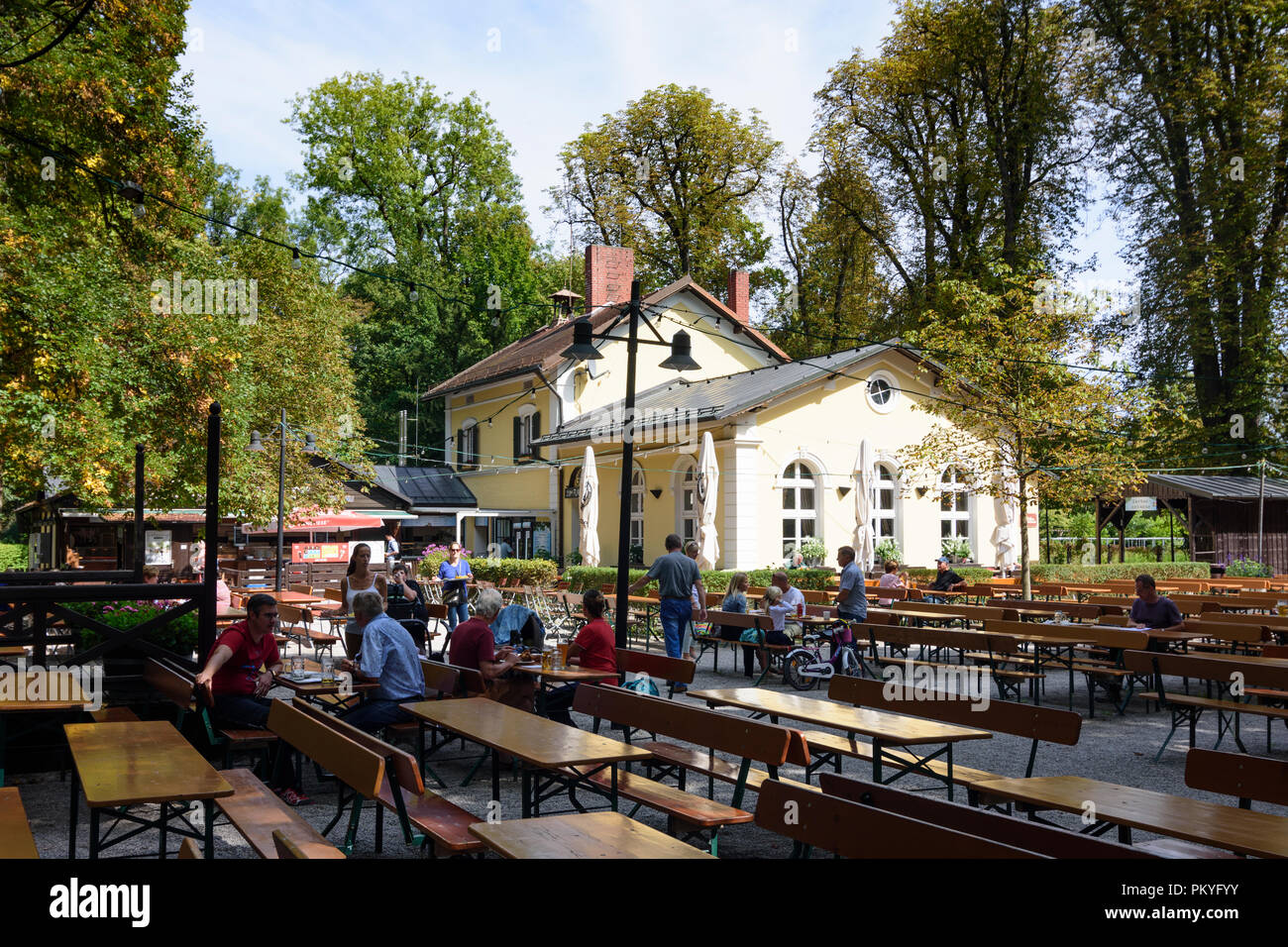 Biergarten zum flaucher Fotos und Bildmaterial in hoher Auflösung Alamy