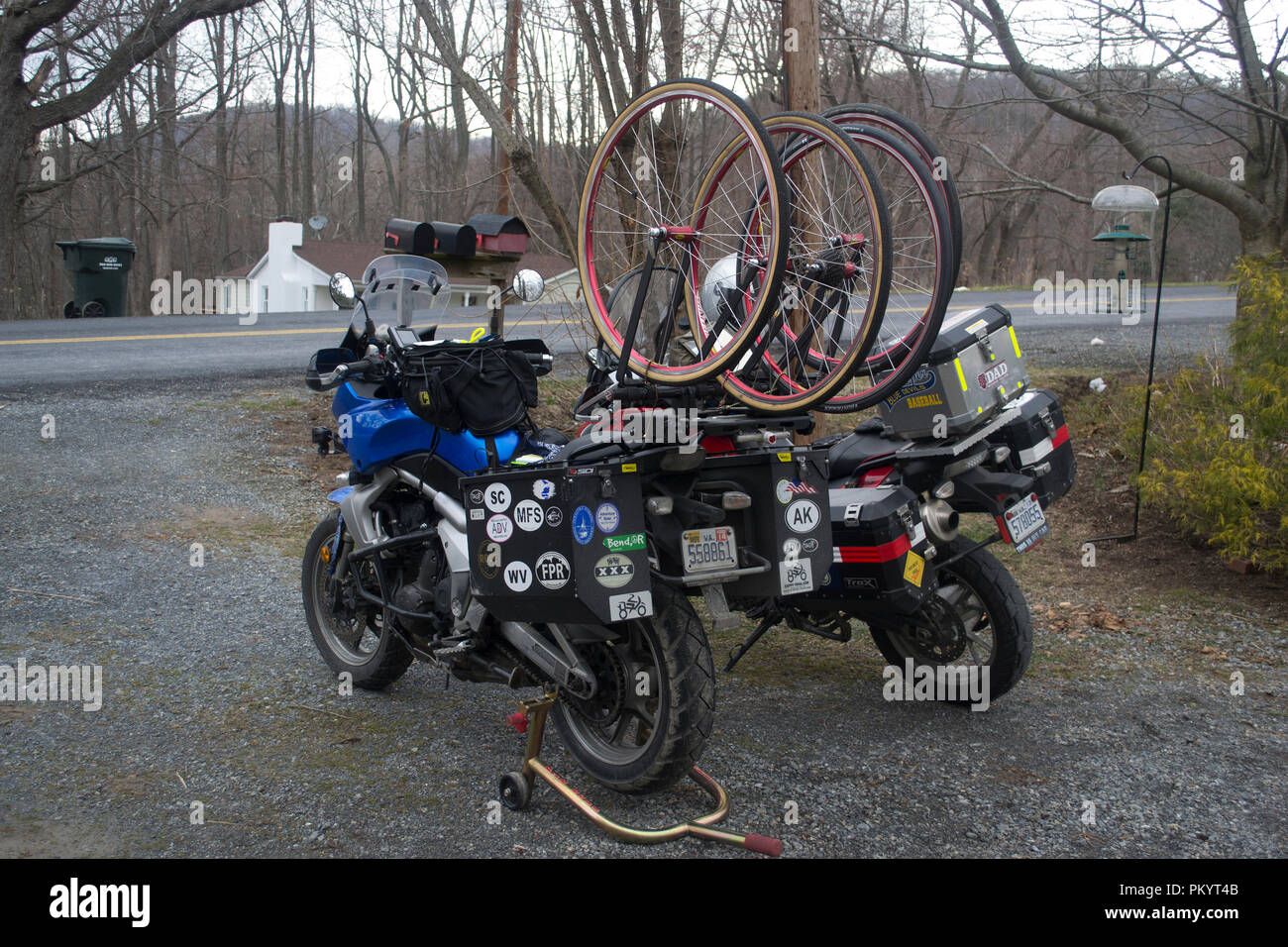 UNITED STATES - März 27: Motos Ready HPC-Liste/Fahrrad outfitters U-19-Fahrer während des Spring Training Camp in die Blue Ridge Berge zu unterstützen. Stockfoto