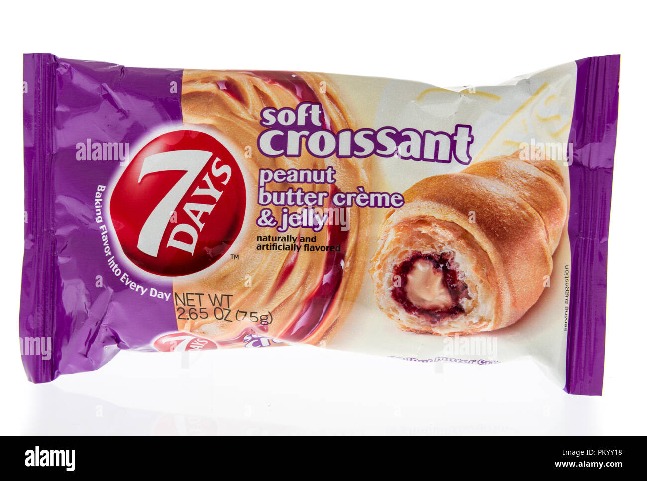 Winneconne, WI - 14. September 2018: ein Paket von 7 Tage soft Croissant mit Erdnussbutter und Marmelade aus Bulgarien auf einem isolierten Hintergrund Stockfoto