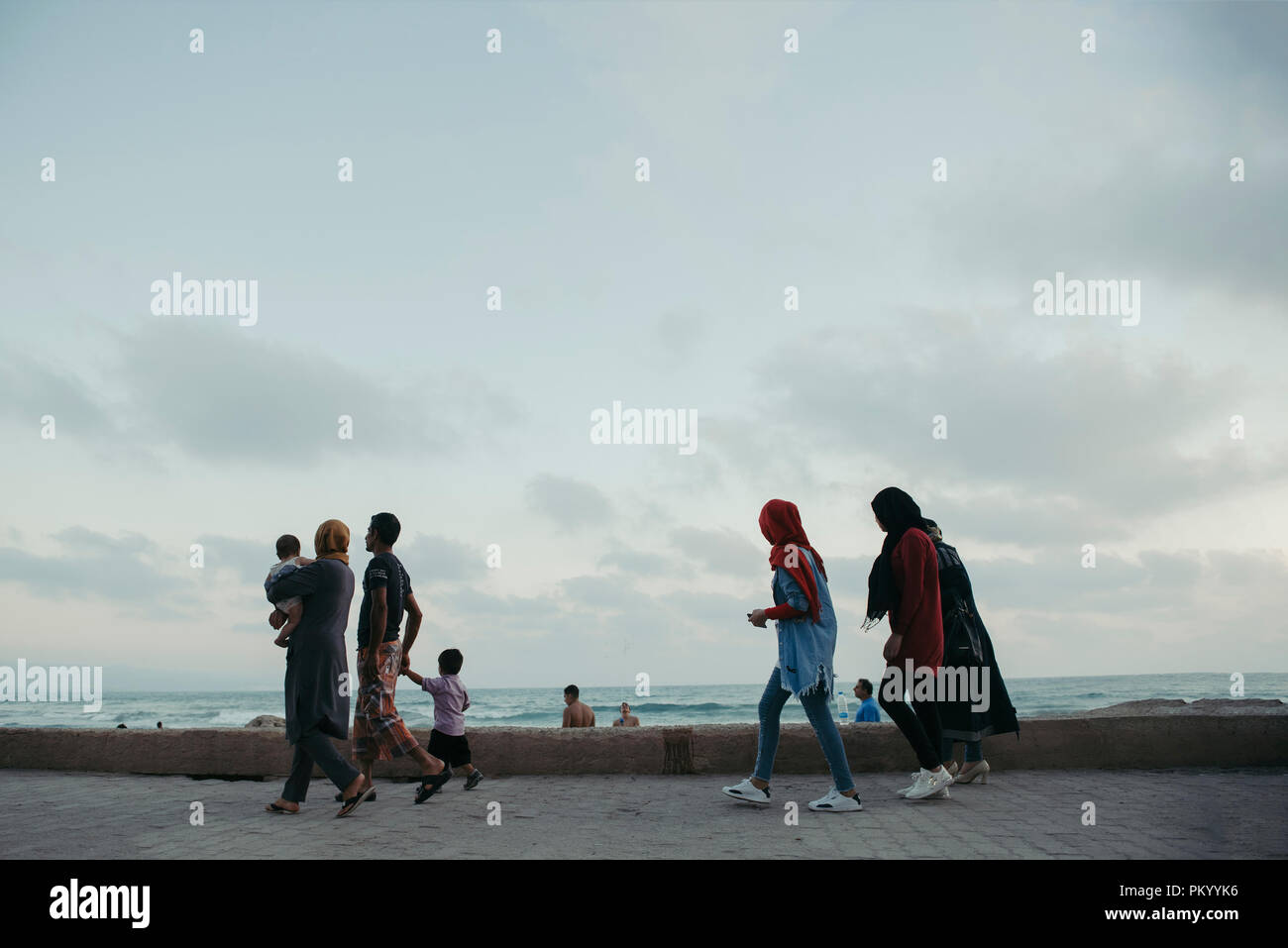 Eine Familie auf der Straße in Tire-Lebanon 2018 Stockfoto