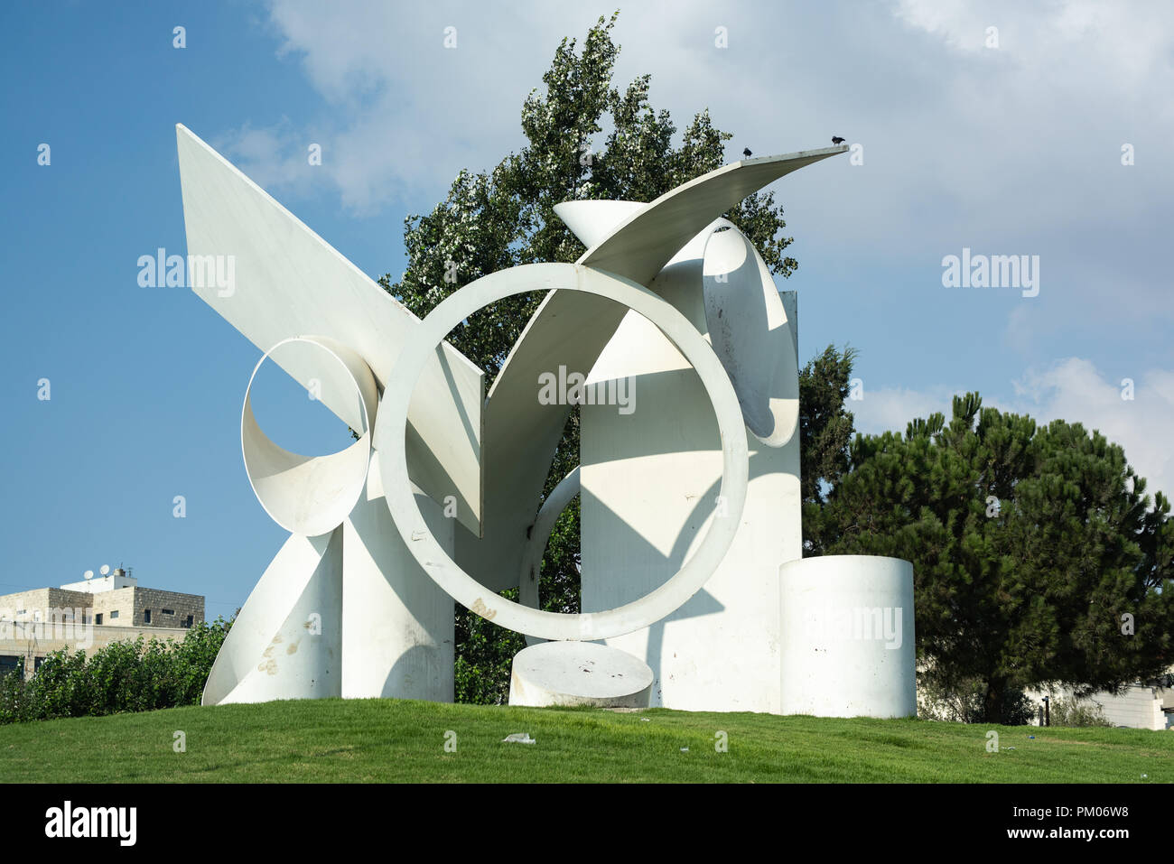 "Glaube" Skulptur von Alexander Liberman, 1987 Stockfoto