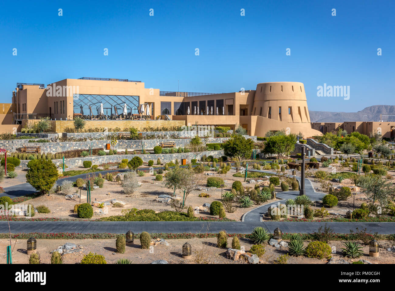 Al Jabal Oman Feb 15 18 Die Einzigartige Anantara Hotel In Al Jabal Drei Horus Von Mascat Oman Kapital In Einem Blauen Himmel Luxus Hotel In Der Mitte Der Stockfotografie Alamy