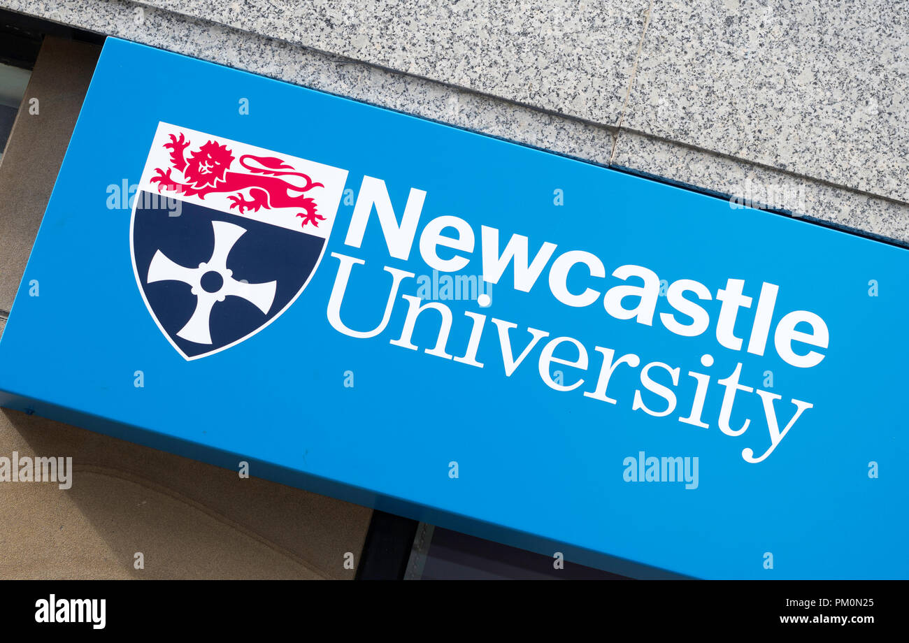 Logo der Universität Newcastle, Newcastle upon Tyne, North East England, Großbritannien Stockfoto