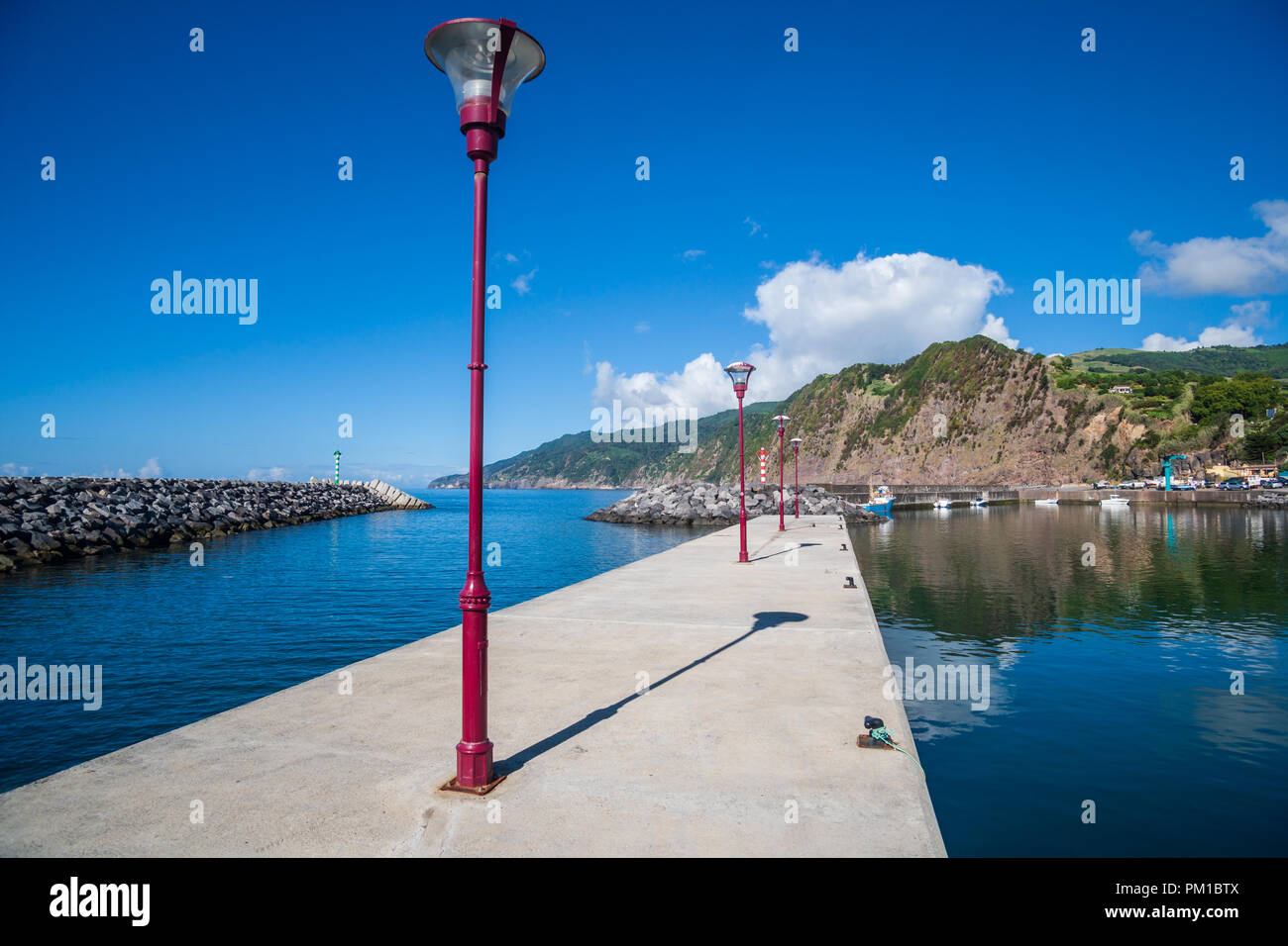 Povoacao sao Miguel Azoren Hafen Port Stockfoto