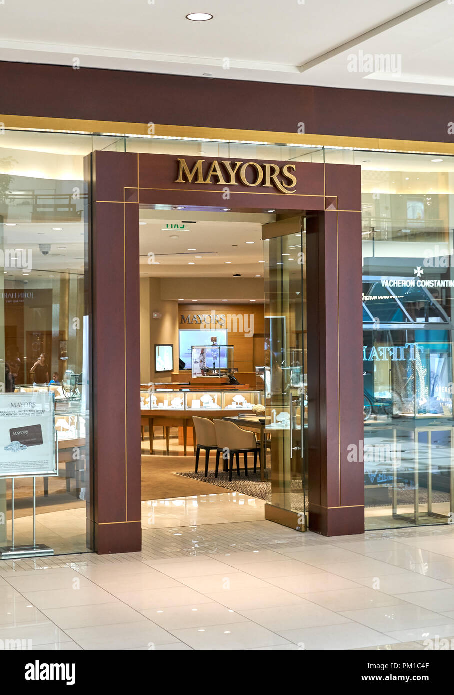 AVENTURA, USA - 23. AUGUST 2018: Bürgermeister berühmten Boutique in der Aventura Mall. Bürgermeister verkauft Schmuck und Uhren der kultigsten Marken Stockfoto
