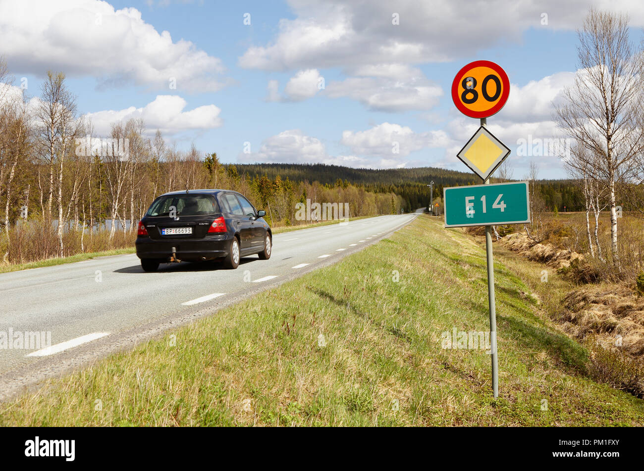 Road signs sweden -Fotos und -Bildmaterial in hoher Auflösung – Alamy