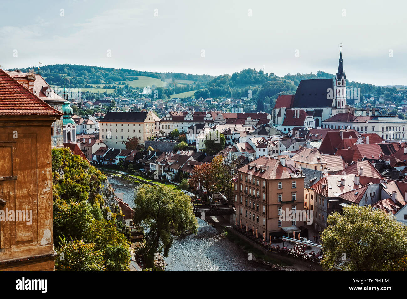 Die tschechische Natur mittelalterliche kleine Stadt, Cesky Krumlov im Herbst Stockfoto