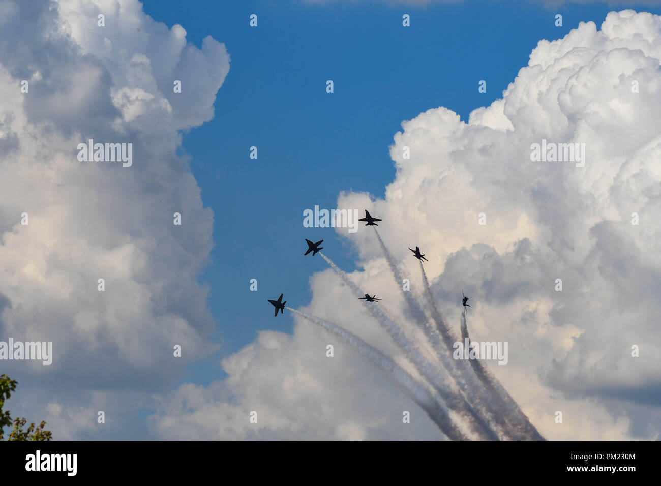 Blue Angels Fly in Owensboro Air Show Stockfoto