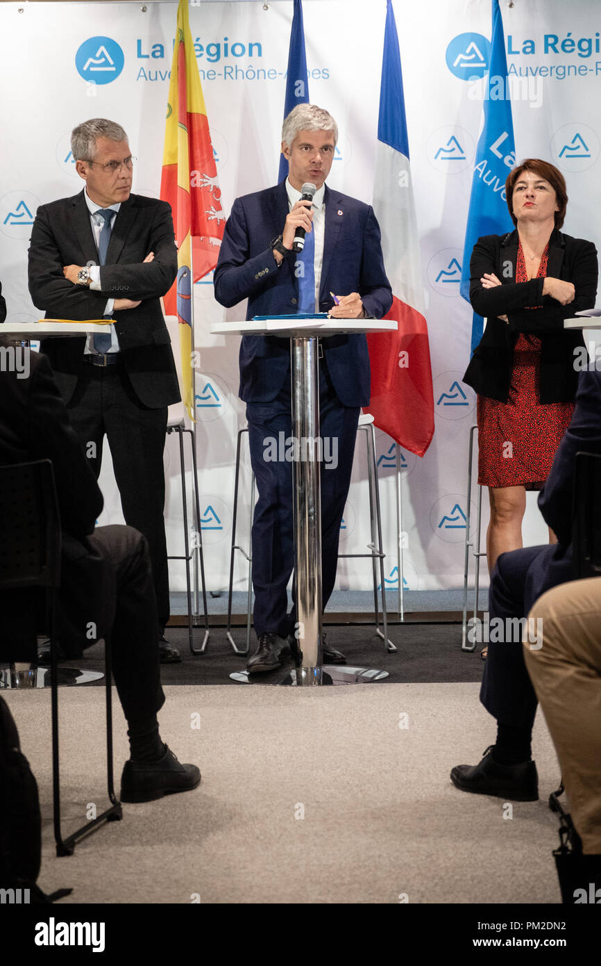 Lyon, Frankreich. 17. Sep 2018. Laurent Wauquiez, Präsident der Politischen Gruppe 'Les Républicains" und Präsident des Auvergne-Rh ône-Alpes region. Philippe Meunier Vice-Président délégué Sécurité, Béatrice Berthoux Vizepräsident der Hohen Schulen. Credit: FRANCK CHAPOLARD/Alamy leben Nachrichten Stockfoto