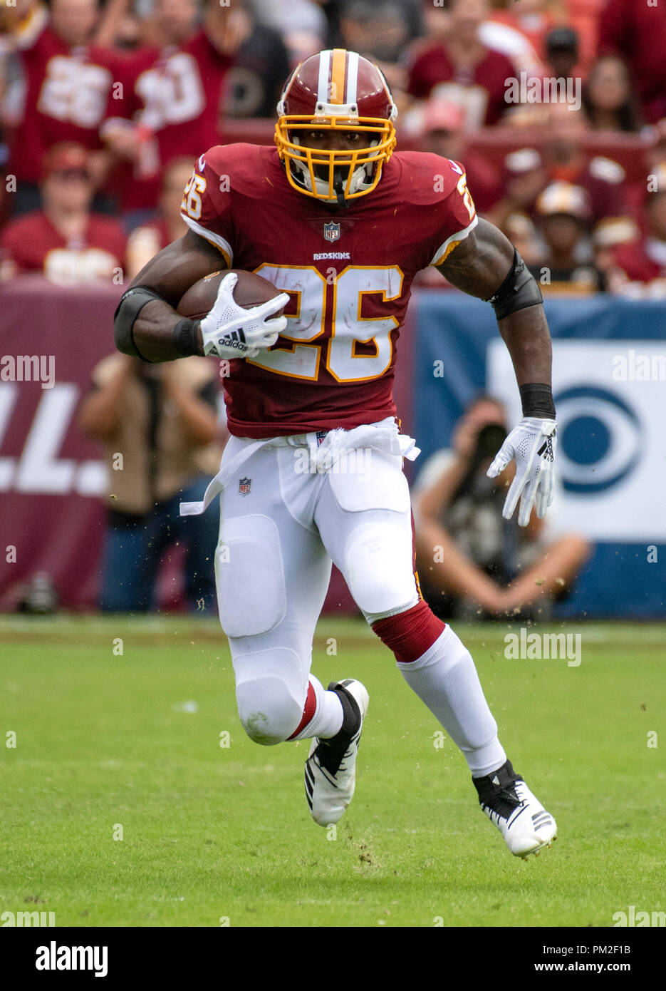 Washington Redskins zurück Adrian Peterson laufen (26) trägt den Ball im zweiten Viertel gegen die Indianapolis Colts am FedEx Feld in Landover, Maryland am Sonntag, den 16. September 2018. Credit: Ron Sachs/CNP/MediaPunch Stockfoto