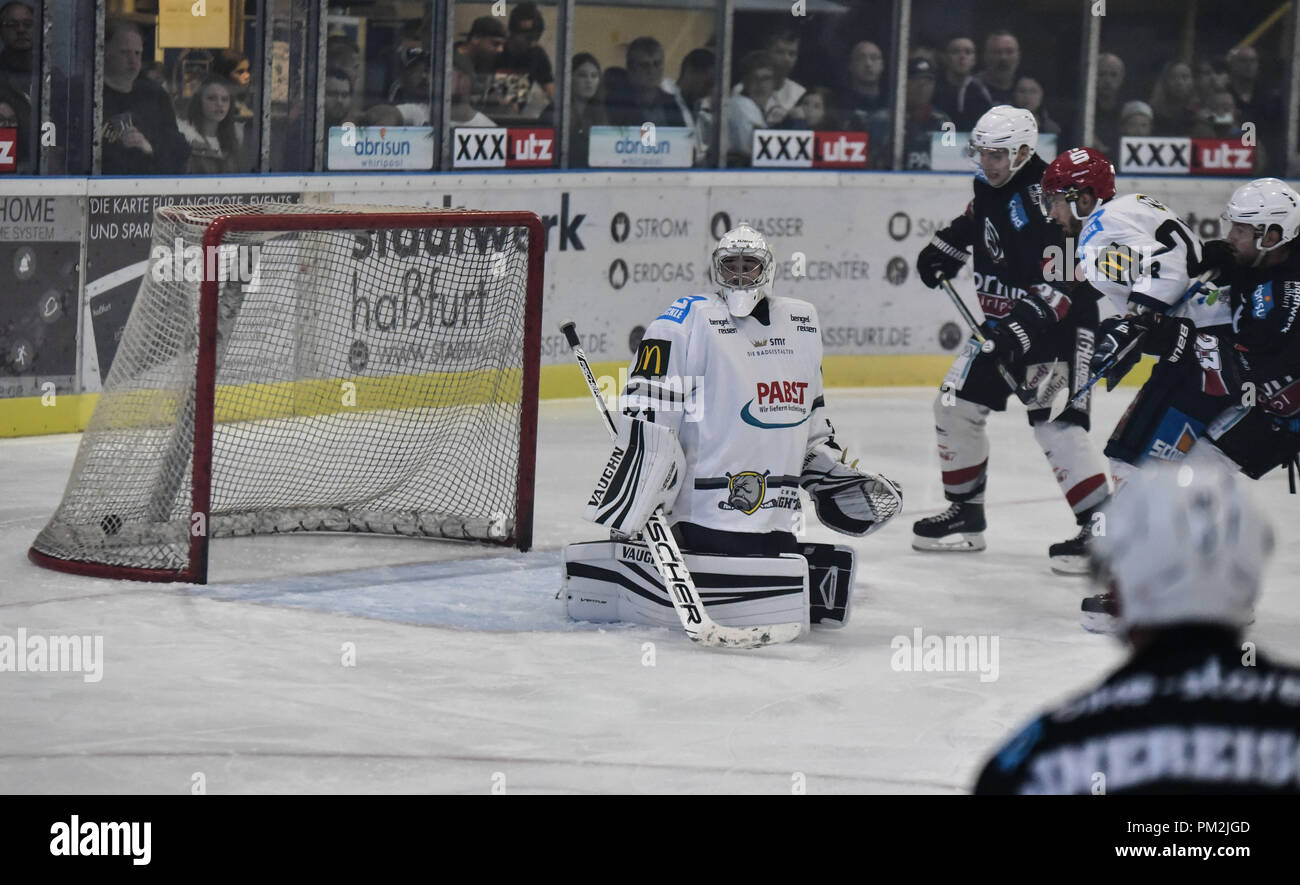 Deutschland, Haßfurt - Bin grosser Zorn - 16 Sept 2018 - Eishockey Bayernliga Derby (FS) - ESC Haßfurt vs ERV Schweinfurt Foto: Alma Live News/Ryan Evans Stockfoto