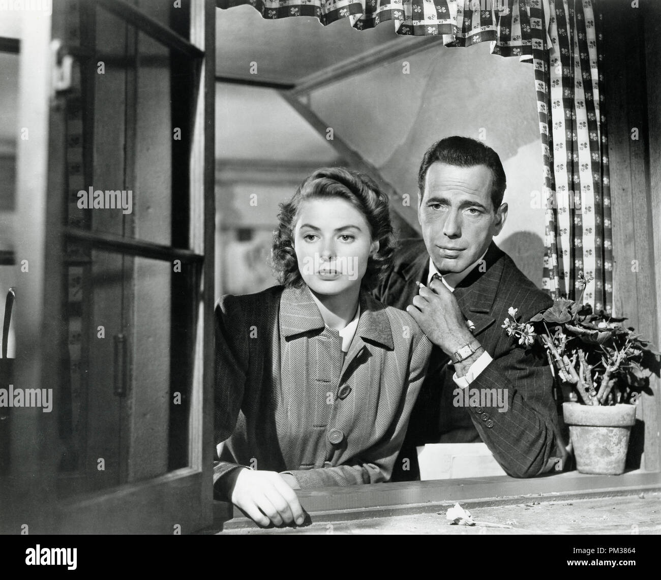 Humphrey Bogart und Ingrid Bergman. Publiciity noch von "Casablanca" 1942. Datei Referenz Nr. 1158 003 THA Stockfoto
