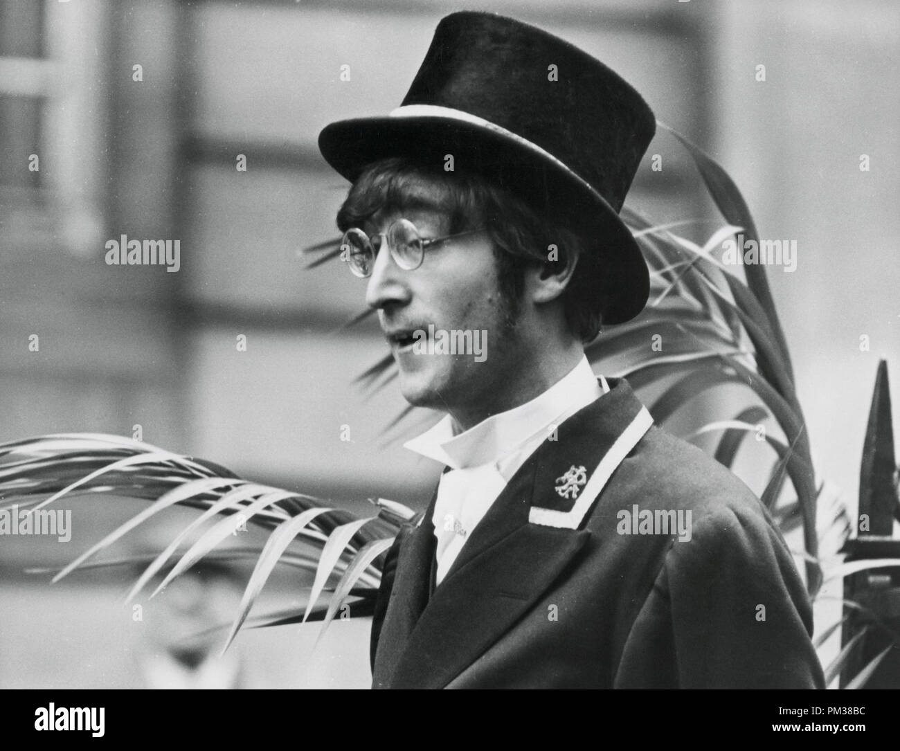 Beatle John Lennon Dreharbeiten eine Fernsehsendung für die BBC, 1966. Datei Referenz Nr. 1193 001 THA © GFS/Hollywood Archiv - Alle Rechte vorbehalten Stockfoto