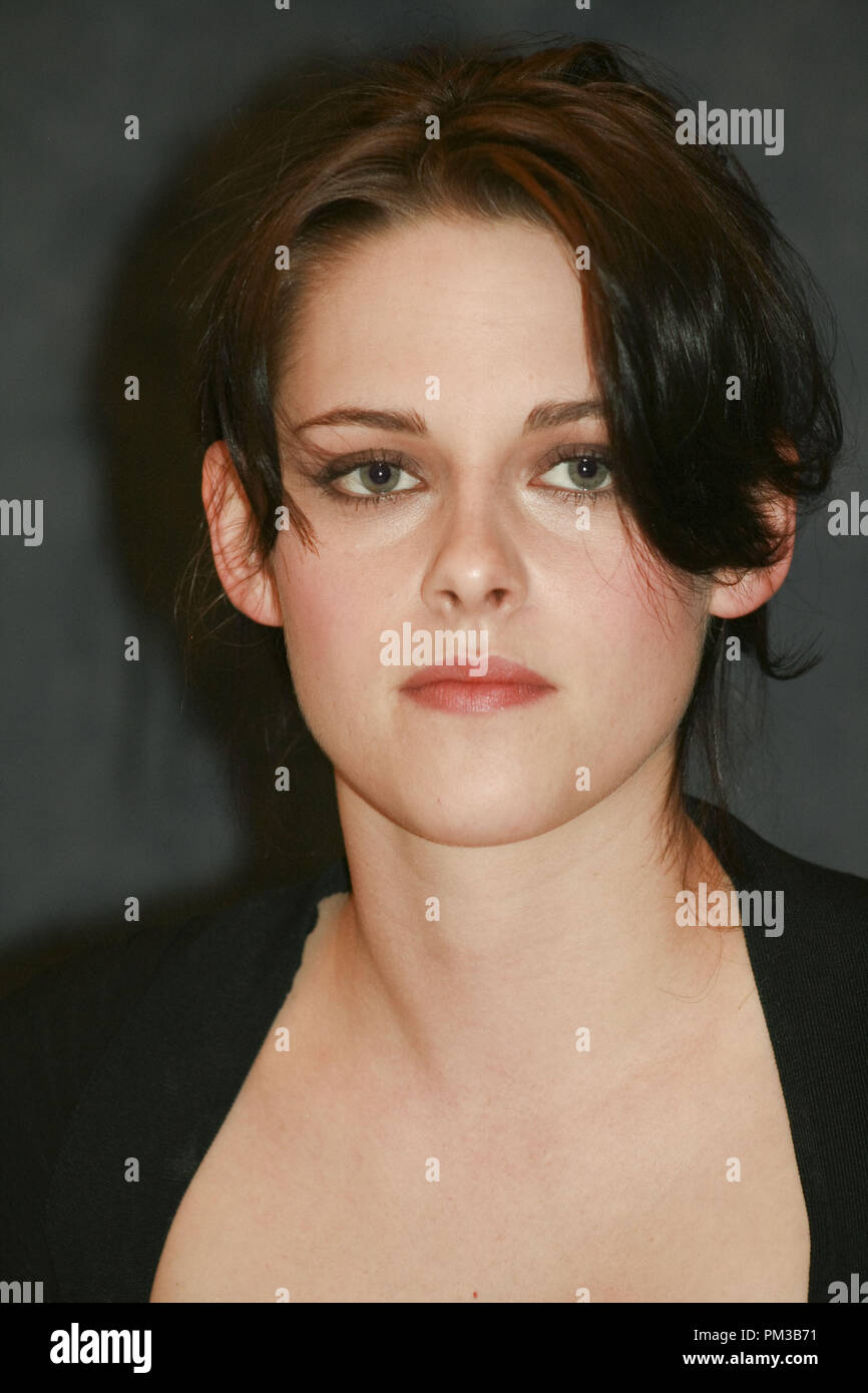 Kristen Stewart, "Die Ausreißer" Portrait Session, 11. März 2010. Reproduktion von amerikanischen Boulevardzeitungen ist absolut verboten. Datei Referenz # 30162 46 GFS nur für redaktionelle Verwendung - Alle Rechte vorbehalten Stockfoto