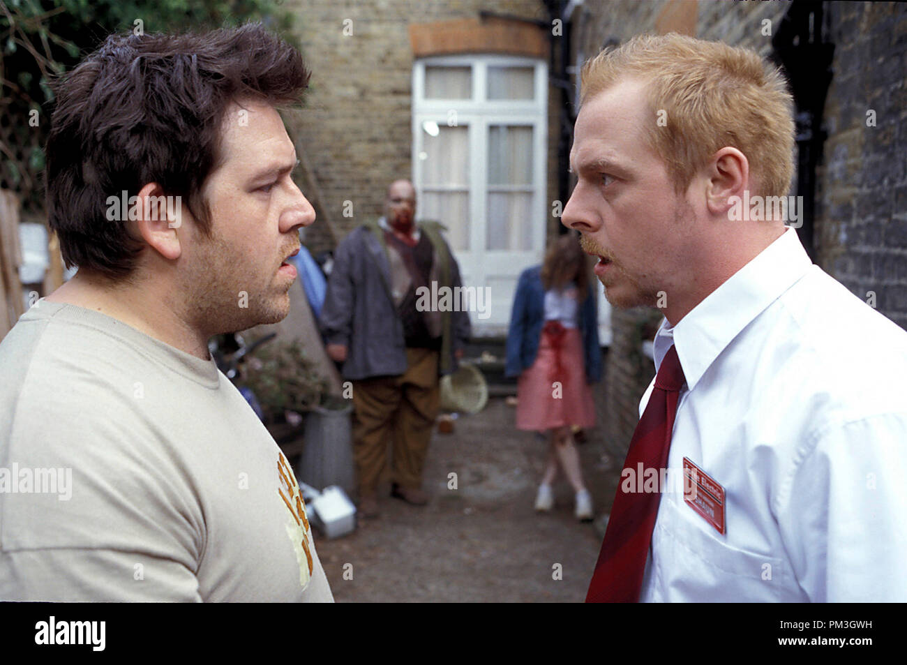 Film noch aus der haun Der Toten" Nick Frost Simon Pegg © 2004 Rogue Features-Datei Referenz # 30735671 THA nur für redaktionelle Verwendung - Alle Rechte vorbehalten Stockfoto
