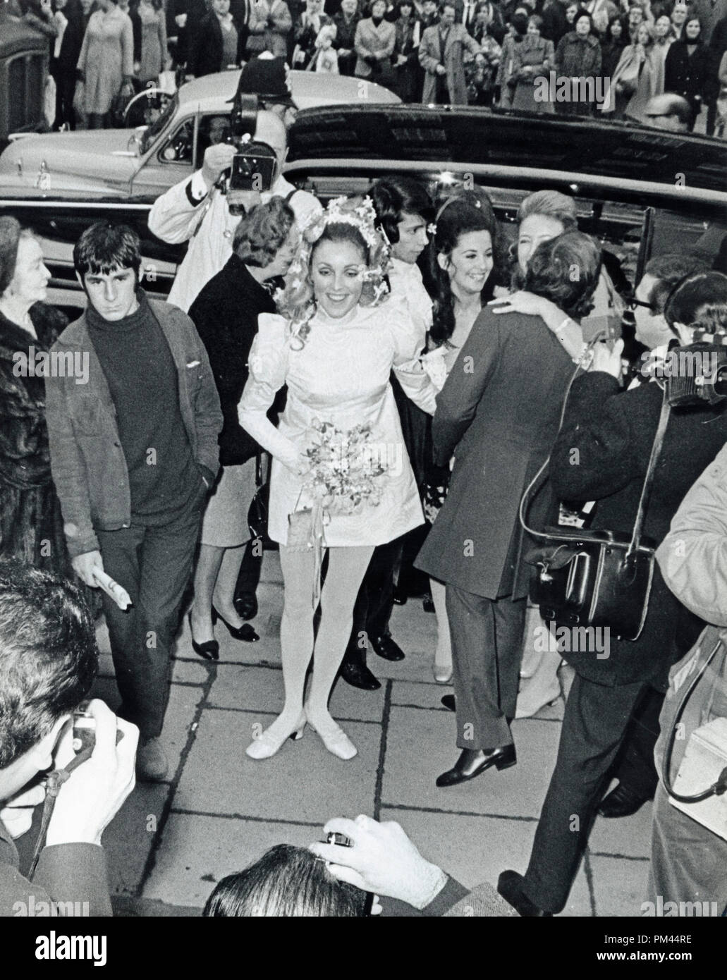 Sharon Tate und Roman Polanski am Tag ihrer Hochzeit, Januar 20,1968. Datei Referenz Nr. 1027_009 THA © GFS/Hollywood Archiv - Alle Rechte vorbehalten. Stockfoto