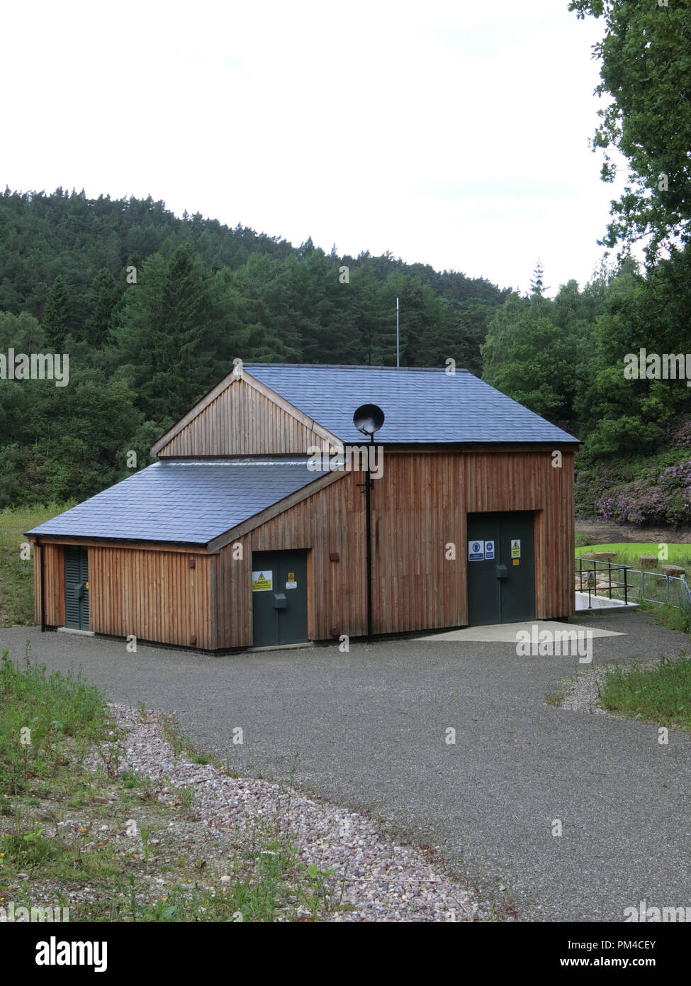 Howden Hydro Power Scheme Gebäude, Obere Derwent Valley Park Natioinal Peak District, Derbyshire, England, Großbritannien Stockfoto