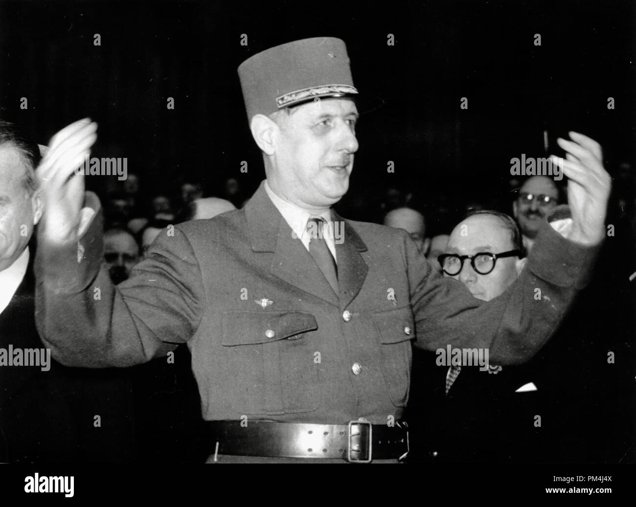 Charles de Gaulle in Straßburg, Frankreich, 7. April 1945 Datei Referenz Nr. 1003 523 THA Stockfoto