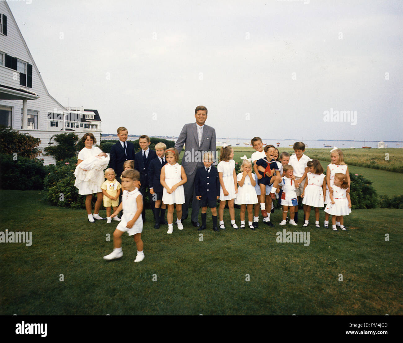 Präsident John F. Kennedy mit Kindern, Kathleen Kennedy (Holding