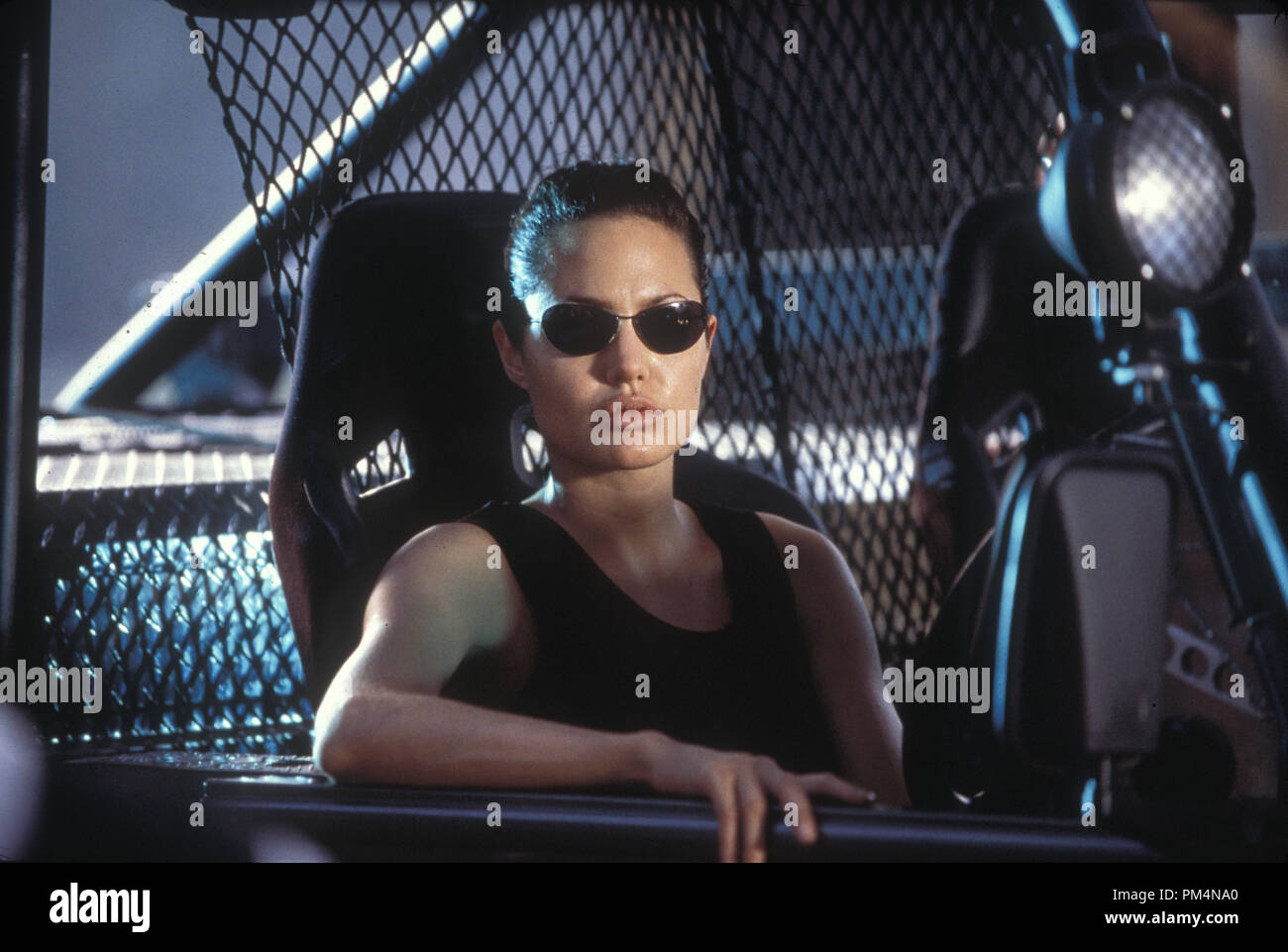 Angelina jolie tomb raider -Fotos und -Bildmaterial in hoher Auflösung ...