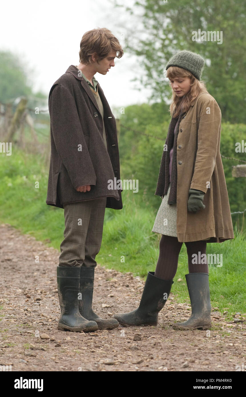 Andrew Garfield und Carey Mulligan in NEVER LET ME GO; Foto von Alex Bailey 2010 Stockfoto