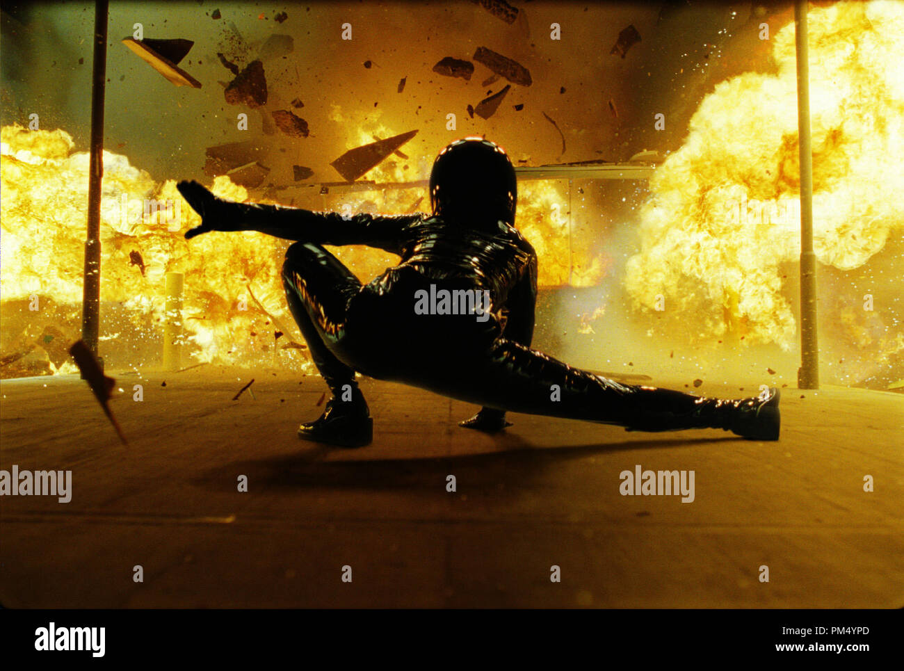 Film Still / Werbung immer noch von der "Matrix Reloaded" Carrie-Anne Moss © 2003 Warner Brothers Datei Referenz # 30753328 THA nur für redaktionelle Verwendung - Alle Rechte vorbehalten Stockfoto