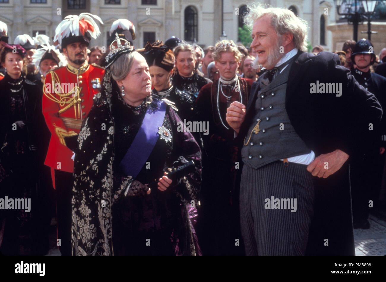 Szenenfoto aus "In 80 Tagen um die Welt' Kathy Bates, Jim Broadbent © 2004 Buena Vista Datei Referenz # 30735489 THA nur für redaktionelle Verwendung - Alle Rechte vorbehalten Stockfoto