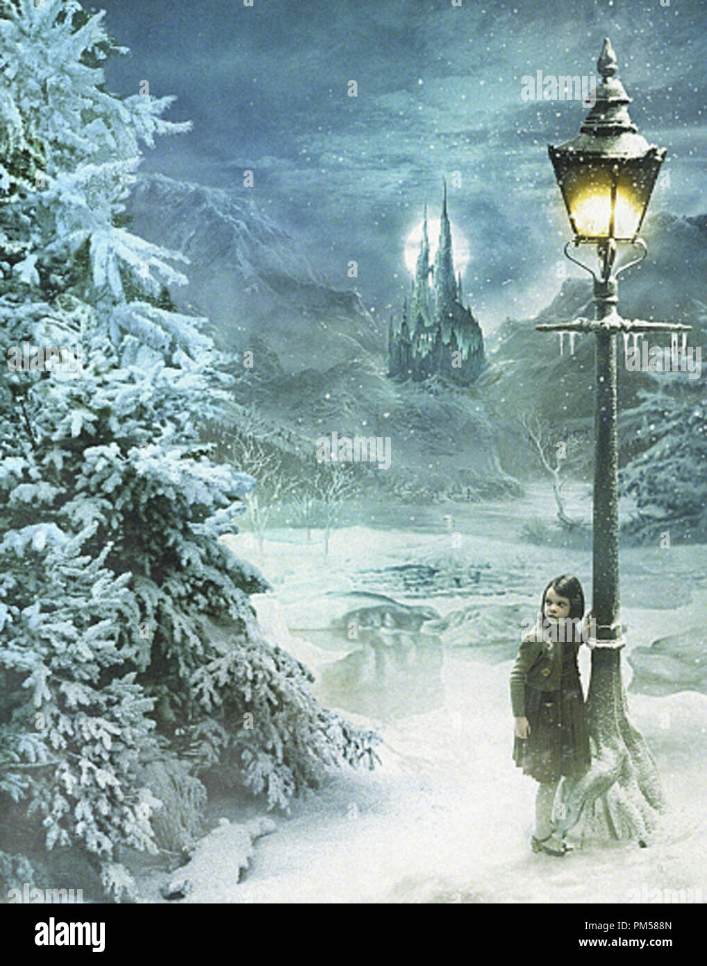 Studio Werbung immer noch von "Die Chroniken von Narnia: Der König von Narnia" Georgie Henley © 2005 Walt Disney Pictures Datei Referenz # 307361566 THA nur für redaktionelle Verwendung - Alle Rechte vorbehalten Stockfoto