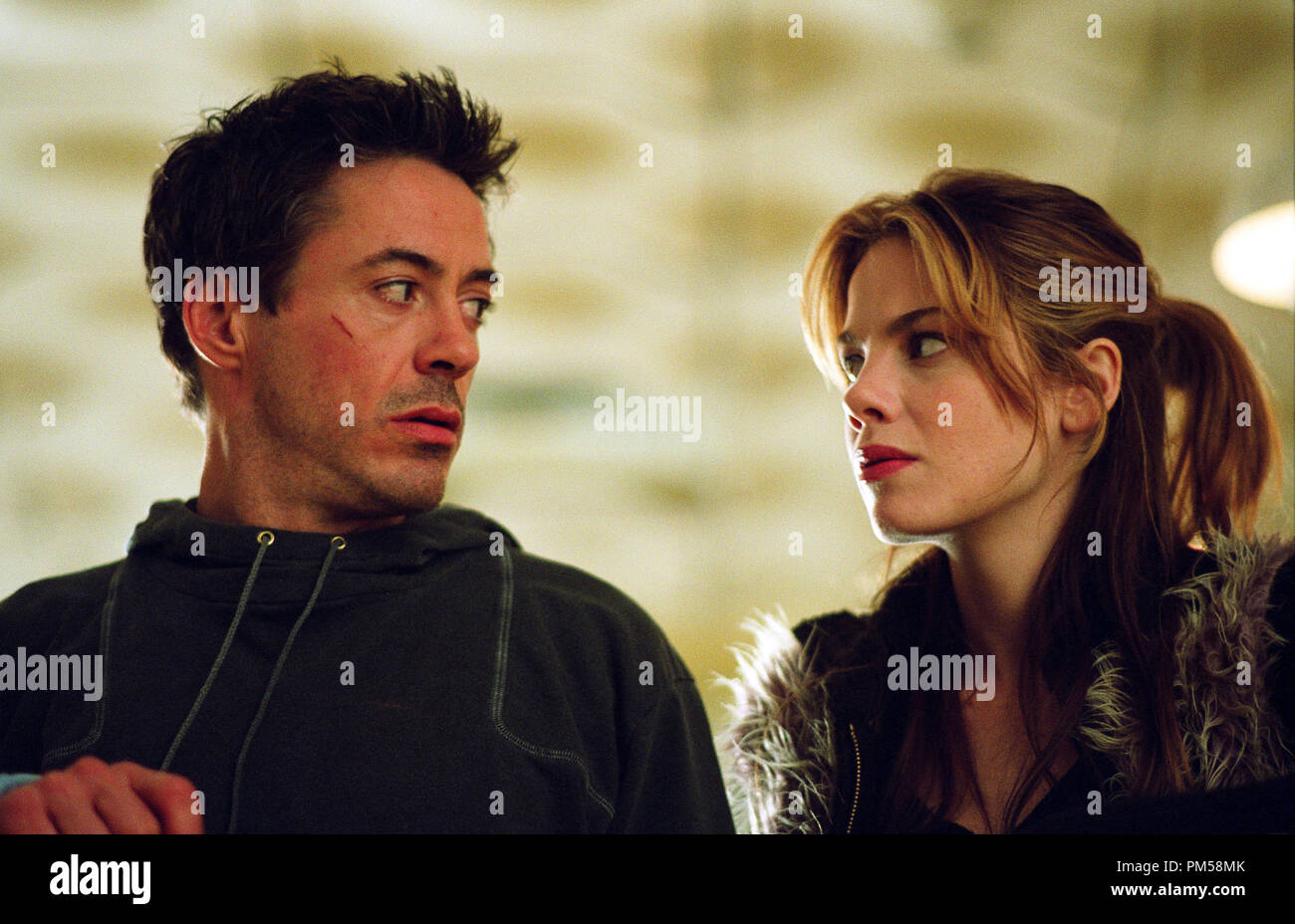 Studio Werbung noch von 'Kiss Kiss, Bang Bang" Robert Downey Jr., Michelle Monaghan © 2005 Warner Brothers Foto von John bramley Datei Referenz # 307361845 THA nur für redaktionelle Verwendung - Alle Rechte vorbehalten Stockfoto