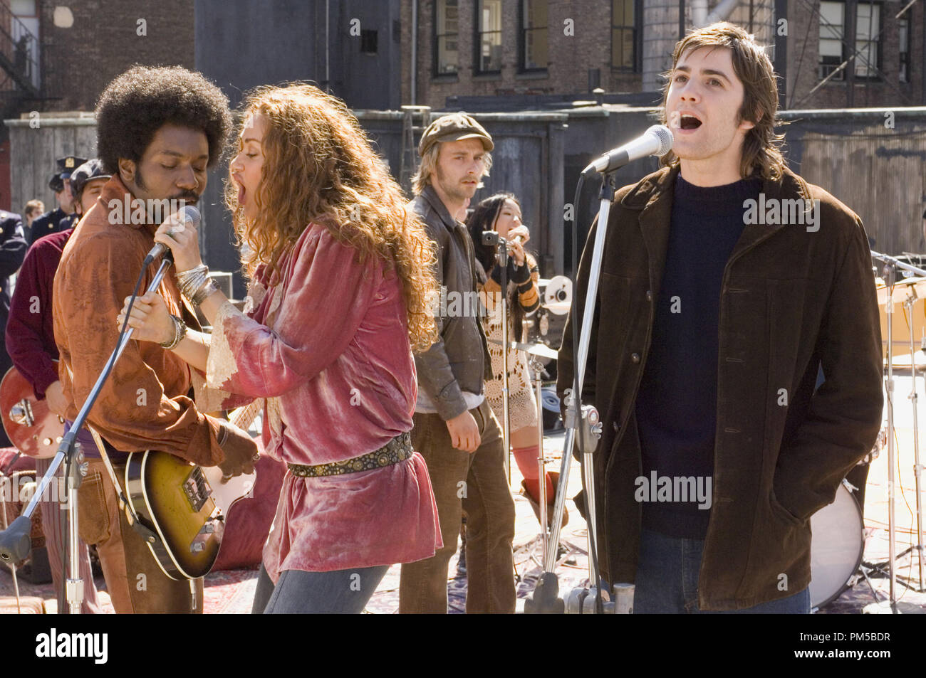 Szenenfoto aus "Quer durch das Universum' Martin Luther, Dana Fuchs, Joe Anderson, Jim Sturgess © 2007 Revolution Studios Photo Credit: Abt Genser Datei Referenz # 30738593 THA nur für redaktionelle Verwendung - Alle Rechte vorbehalten Stockfoto