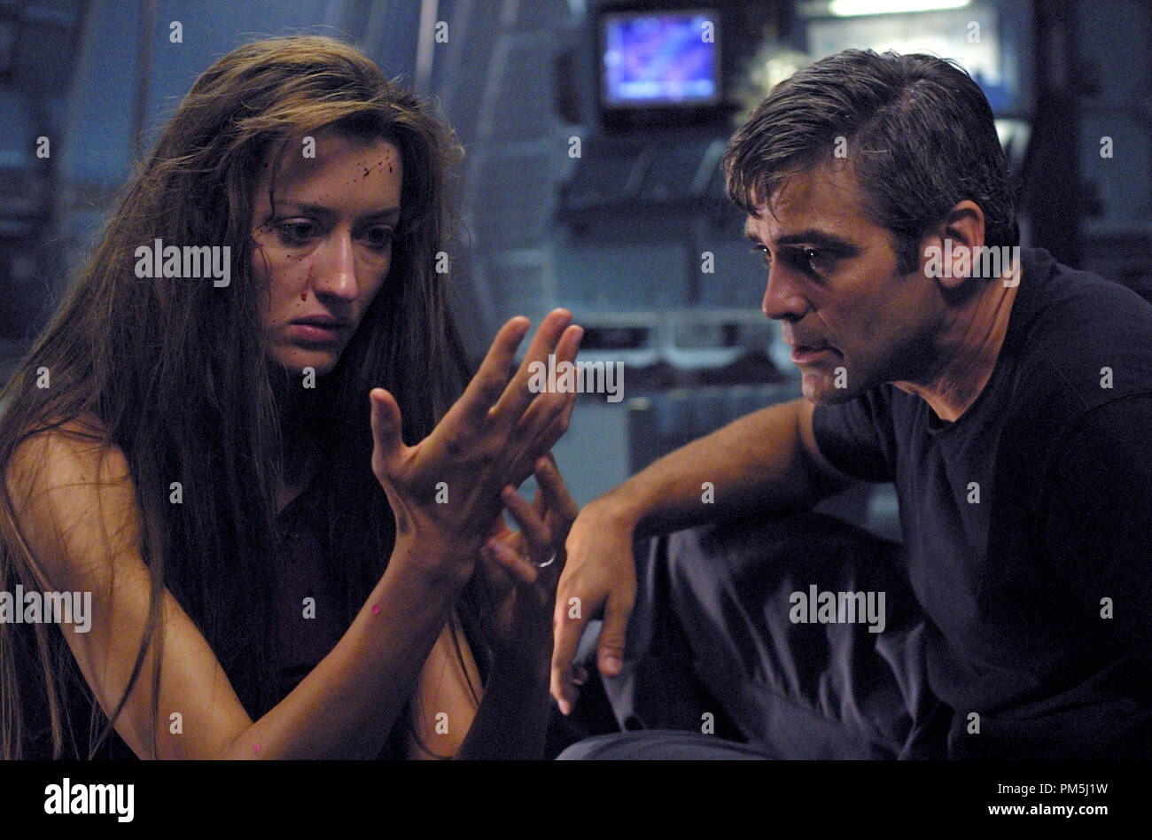 Film Still / Werbung immer noch von der Solaris "Natascha McElhone, George Clooney Foto: Bob Marshak © 2002 Twentieth Century Fox Stockfoto