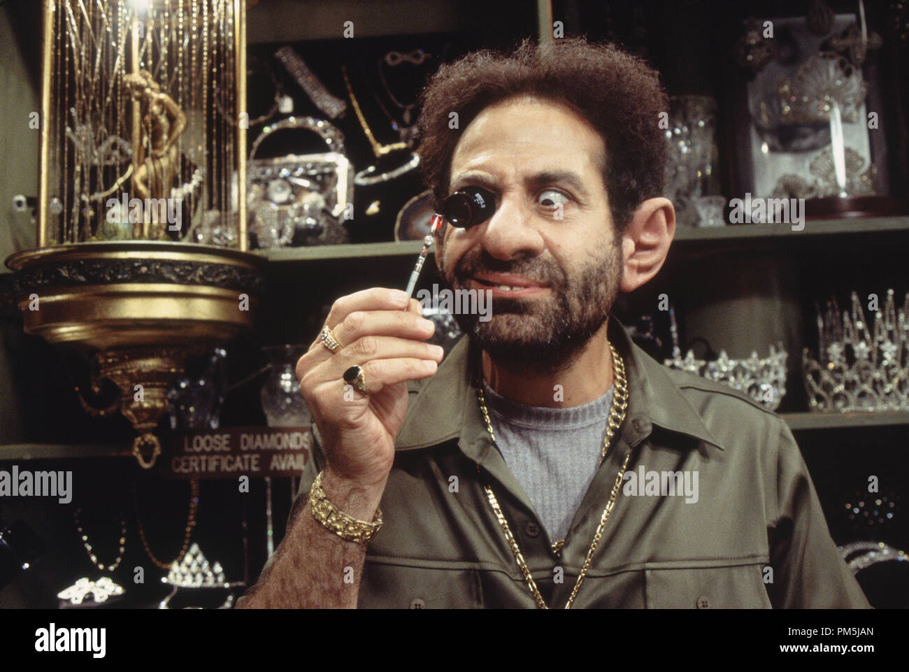 Film Still / Werbung noch von 'Men In Black II" Tony Shaloub © 2002 Columbia Pictures Photo Credit: Melinda Sue Gordon Stockfoto