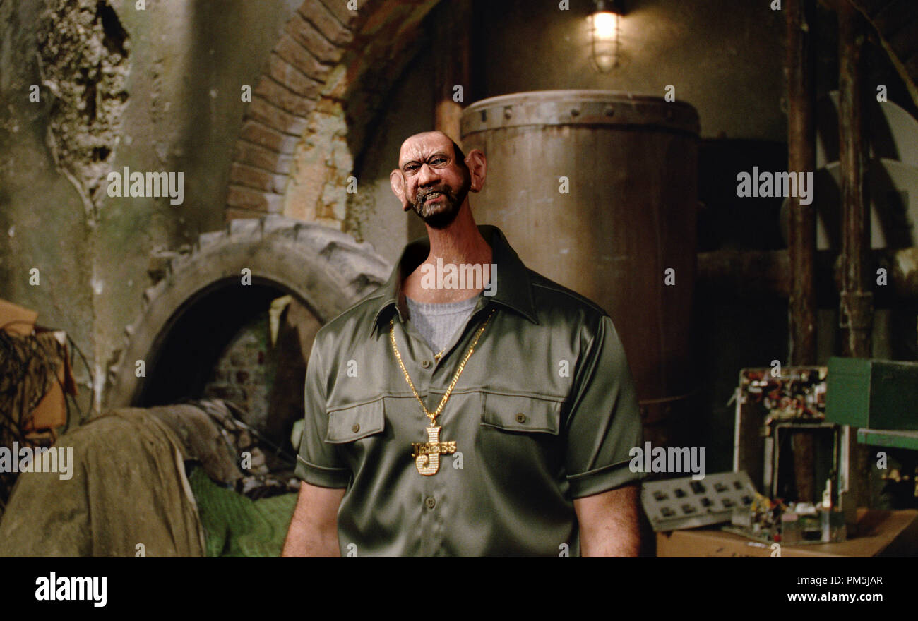 Film Still / Werbung noch von 'Men In Black II" Tony Shaloub © 2002 Columbia Pictures Photo Credit: Melinda Sue Gordon Stockfoto