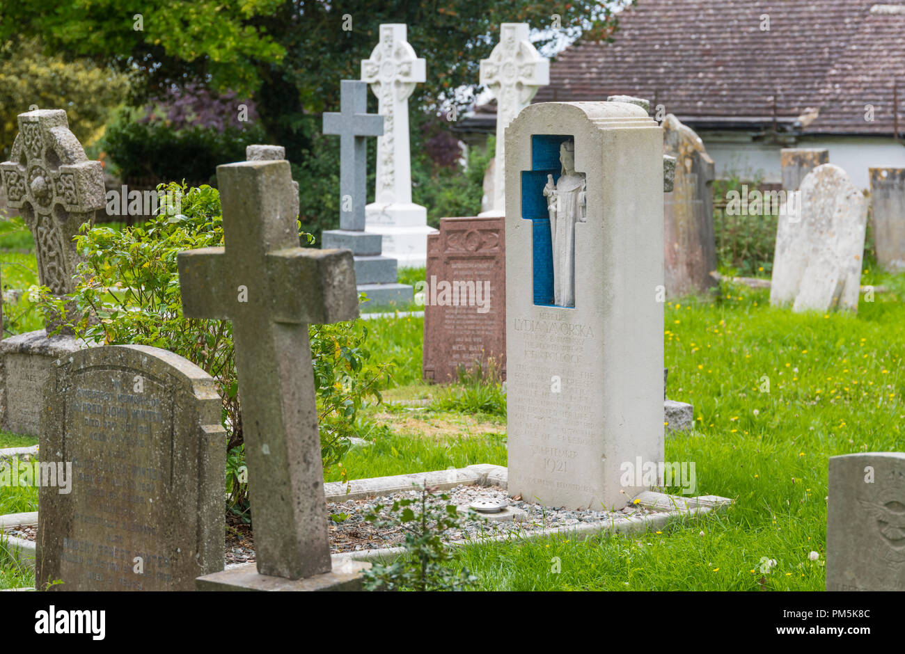 Grabstein am Grab des Russischen Fürstin Bariatinsky, Lydia Yavorska, bei St. Nicolas Kirche Kirchhof in alten Shoreham, West Sussex, UK begraben. Stockfoto