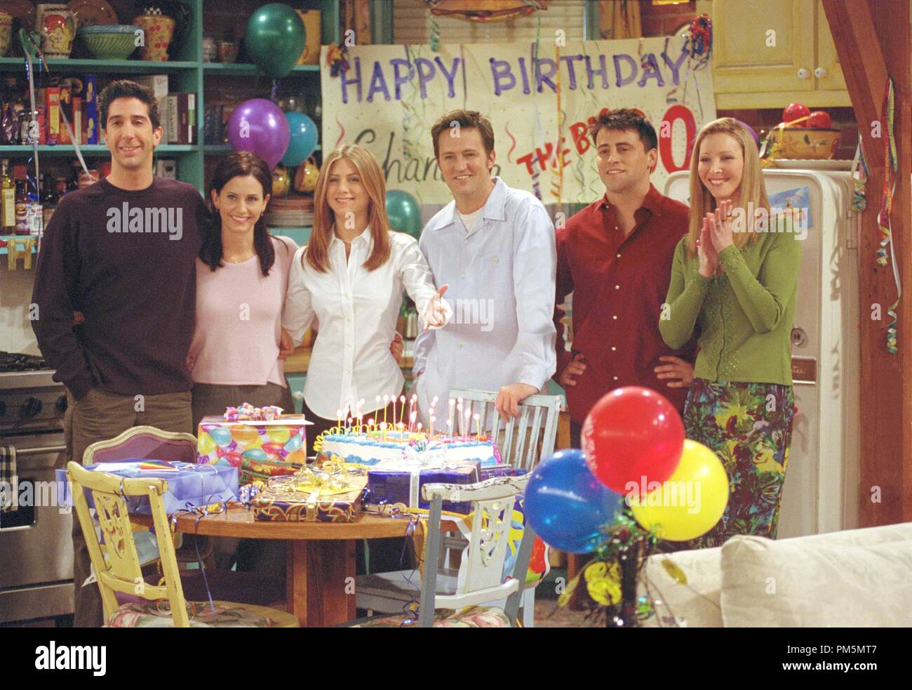 Film Still / Werbung noch von 'Episode Freunde: Die, wo Sie alle 30, David Schwimmer, Courteney Cox Arquette, Jennifer Aniston, Matthew Perry, Lisa Kudrow, Matt LeBlanc, 02-08-2001 (Saison 7) © 2001 Warner/NBC Datei Referenz # 308471089 THA nur für redaktionelle Verwendung - Alle Rechte vorbehalten Stockfoto