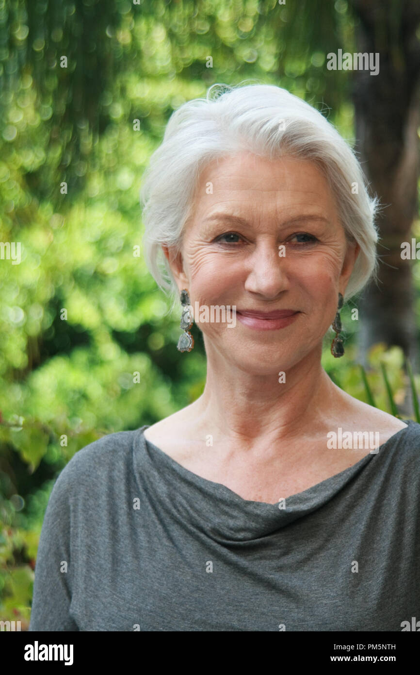 Helen Mirren 'Arthur' Portrait Session, 25. März 2011. Reproduktion von amerikanischen Boulevardzeitungen ist absolut verboten. Datei Referenz # 30912 051 GFS nur für redaktionelle Verwendung - Alle Rechte vorbehalten Stockfoto
