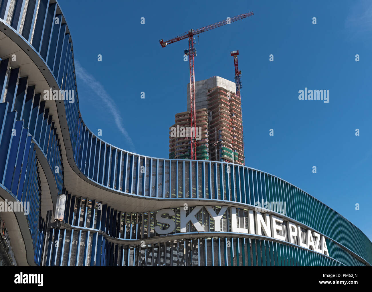 Skyline Plaza mit Grand Tower, einem Hochhaus Gebäude im Bau in Frankfurt am Main, Deutschland. Stockfoto