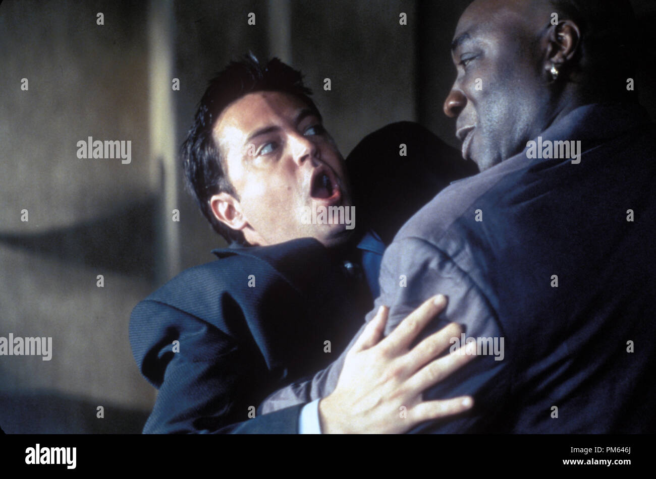 Film Still / Werbung Stills aus "Whole Nine Yards" Matthew Perry und Michael Clarke Duncan © 2000 Warner Foto: Pierre Vinet Datei Referenz # 30846013 THA nur für redaktionelle Verwendung - Alle Rechte vorbehalten Stockfoto