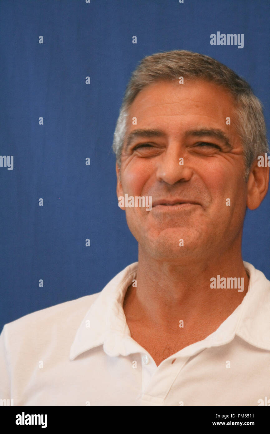 George Clooney "Die Iden des März" Portrait Session, 12. Juli 2011. Reproduktion von amerikanischen Boulevardzeitungen ist absolut verboten. Datei Referenz # 31021 021 GFS nur für redaktionelle Verwendung - Alle Rechte vorbehalten Stockfoto