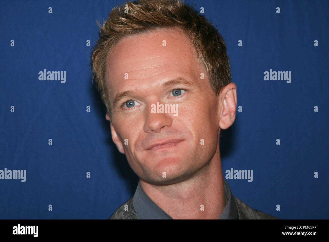 Neil Patrick Harris "Die Schlümpfe" Portrait Session, 10. Juli 2011. Reproduktion von amerikanischen Boulevardzeitungen ist absolut verboten. Datei Referenz # 31025 019 GFS nur für redaktionelle Verwendung - Alle Rechte vorbehalten Stockfoto