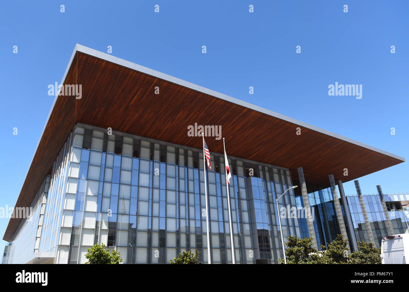 LONG BEACH, CALIF-Sept 10, 2018: Detail der Gouverneur George Deukmejian Gerichtsgebäude in Downtown Long Beach. Stockfoto